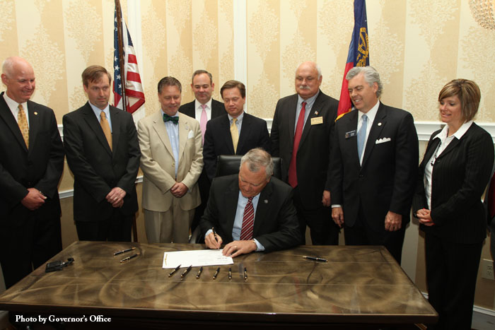 Governor Nathan Deal Signs HB349 small