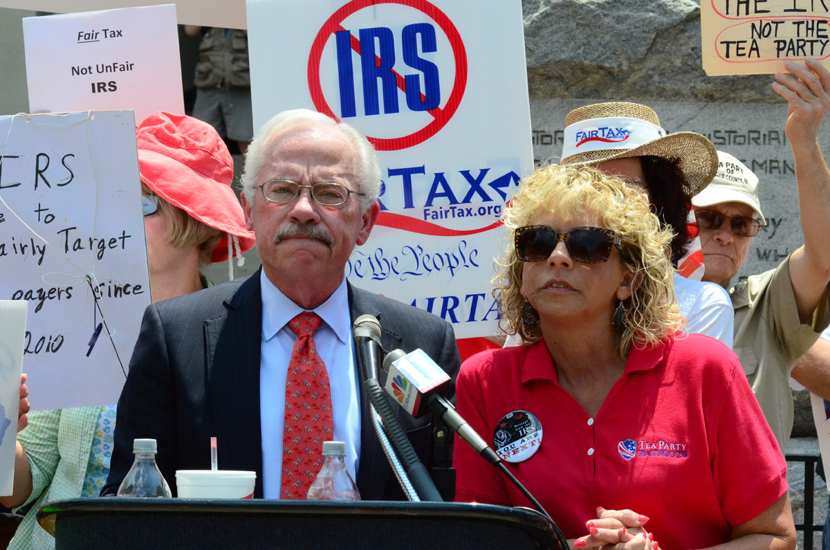 Bob Barr Debbie Dooley Tea Party Rally1