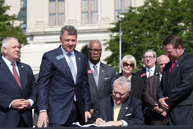 Gov Deal Signs HB 170